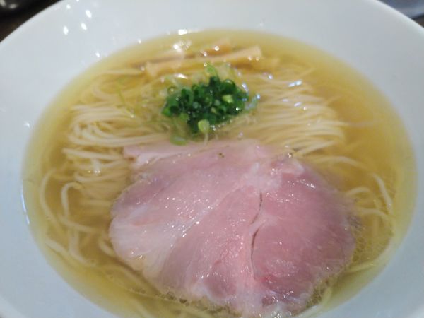 「塩らーめん」@町田汁場 しおらーめん進化 町田駅前店の写真