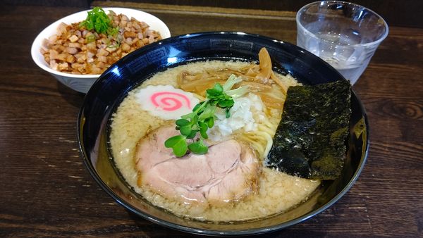 「背脂中華ソバ&肉めし」@Miya De La Soulの写真