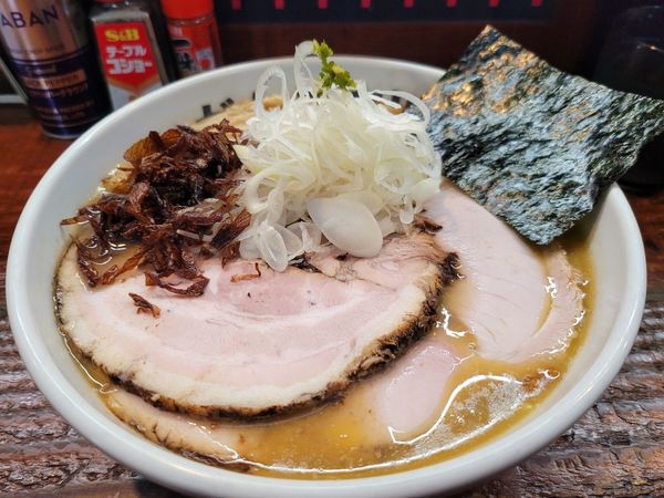 「限定１　濁りスープのゼロラーメン　渡り蟹と煮干しの濁りスープ」@元祖一条流がんこラーメン たま館分店の写真