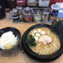 ラーメンウズラ増し、硬め濃いめ