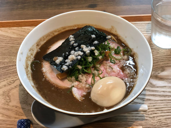 「超濃厚豚骨らーめん」@らぁ麺 紫陽花の写真