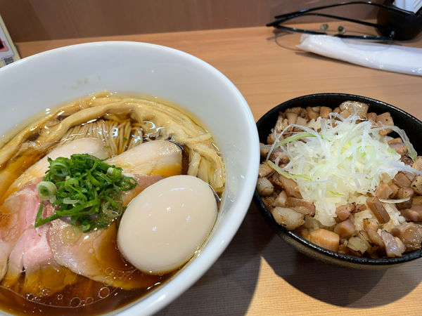 「特製醤油らあめん1050円、チャーシュー丼350円」@らぁ麺 ふじ田 水戸本店の写真