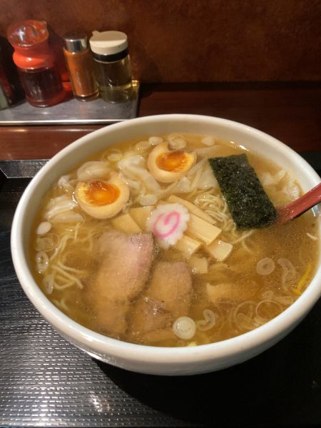「ワンタンメン　大　900円」@中華蕎麦 金魚の写真