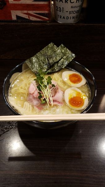 「濃厚鶏塩ラーメン大盛り」@横道の写真