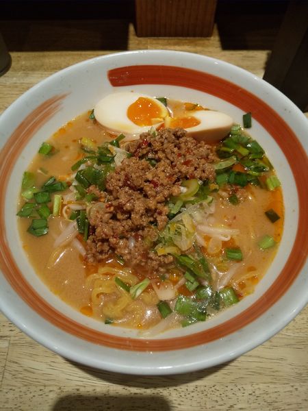 「味噌台湾ラーメン（味玉付き）」@二代目 響の写真