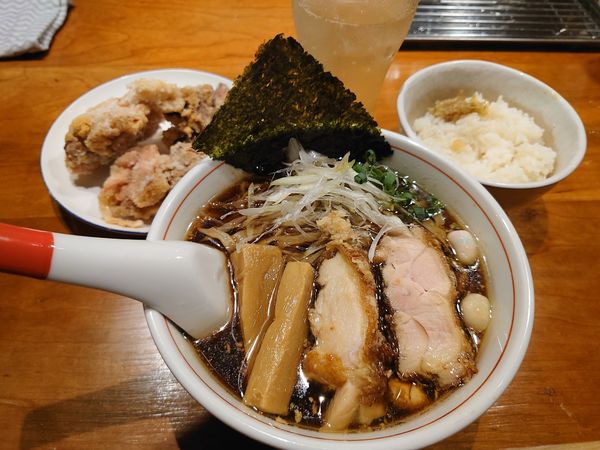 「ジンジャーヘッドバッド850円＋唐揚げ定食450円＋他」@ジンジャーヘッドバッドの写真