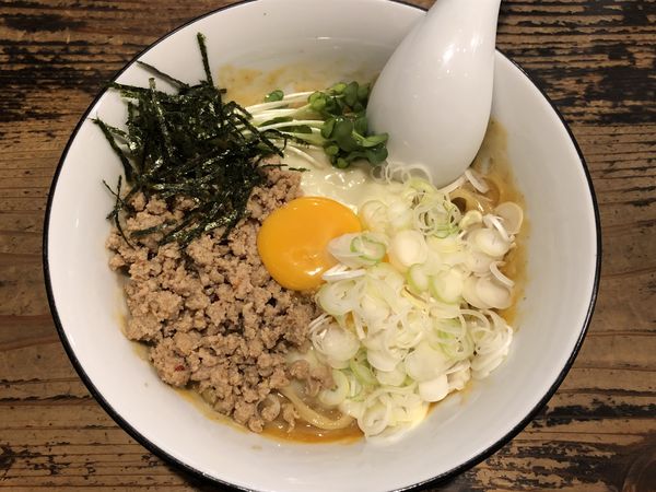 「赤チーズまぜ　￥１０３０」@麺家 烈 安城美園店の写真