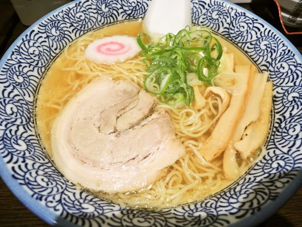 醤油らーめん(680円)