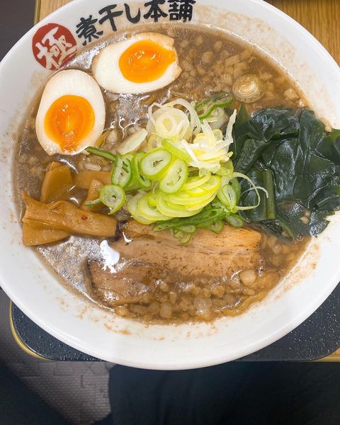 「背脂煮干しラーメン」@極煮干し本舗 フォレストモール甲斐竜王店の写真