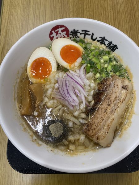 「煮干し味噌ラーメン 味玉」@極煮干し本舗 フォレストモール甲斐竜王店の写真