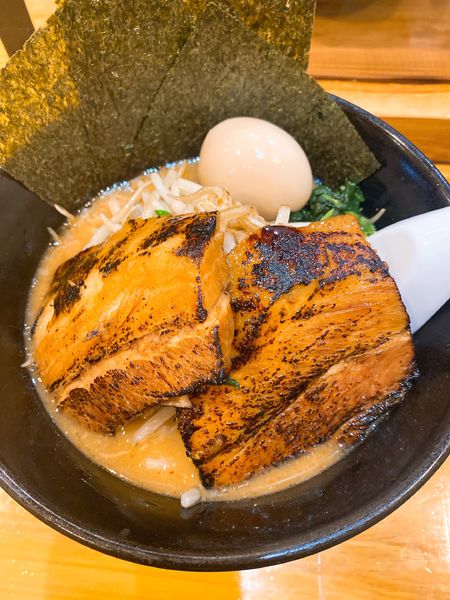 「豚火ラーメン醤油 全部のせ」@らぁめん・つけめん 豚火の写真