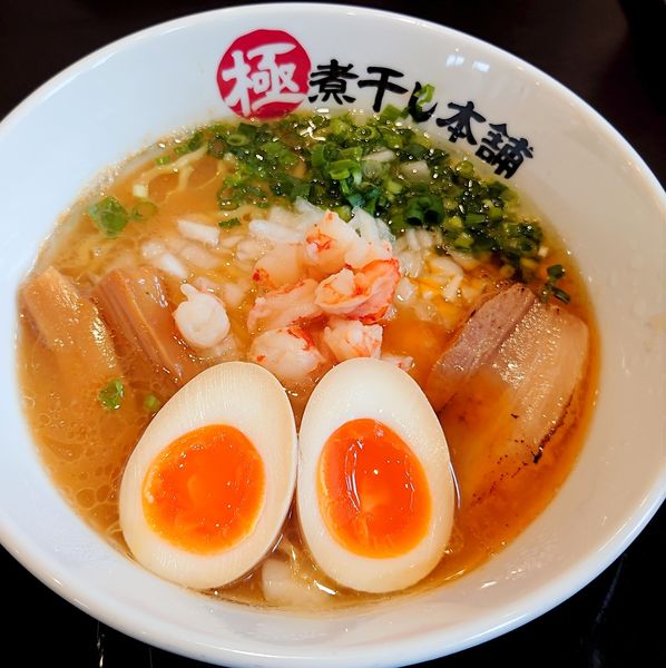 「えび塩煮干しラーメン840円」@極煮干し本舗 久喜店の写真