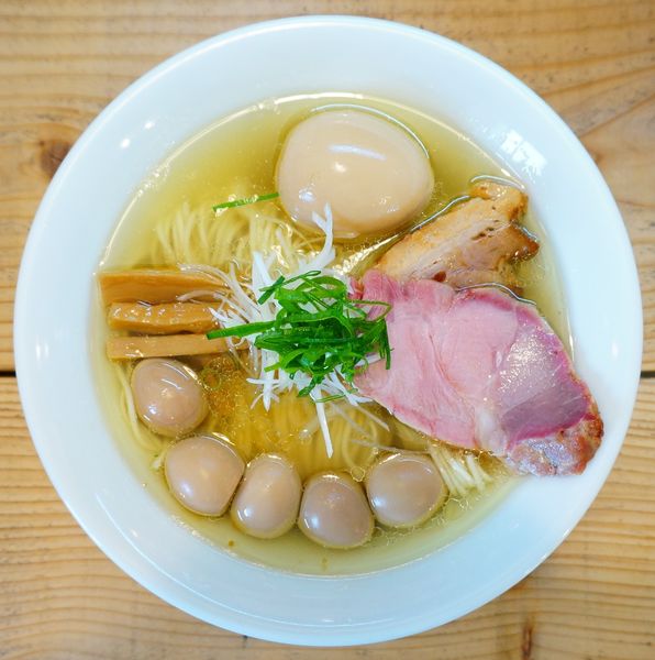 「【限定】青森シャモロックと大山どりのソバ（潮）＋味玉＋うずら」@The Noodles & Saloon Kiriyaの写真