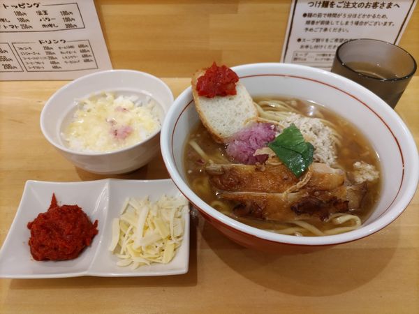 「タマネギヘッドバッド(大盛)·〆チーズ飯·チーズ/トマト」@タマネギヘッドバッドの写真