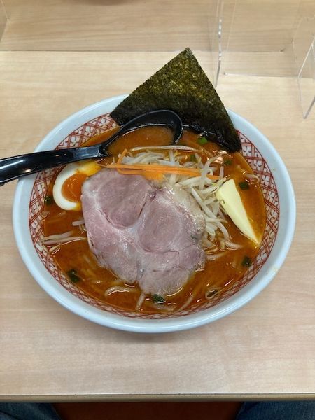 「から丸M辛バター」@ラーメンめん丸 広面店の写真