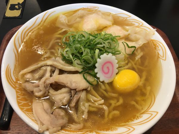 「金の鶏中華　海老ワンタン入り」@新旬屋 本店の写真