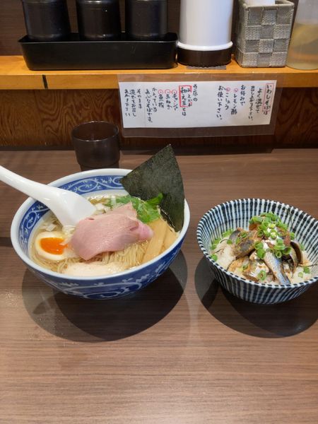 「煮干そば白醤油&いわし丼 1200円」@寿製麺よしかわ 坂戸店の写真