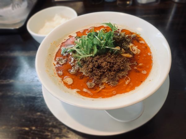 「白胡麻担々麺（固め･4辛2痺￥960）＋半ライス（￥50）」@四川担担麺 阿吽 浅草店の写真