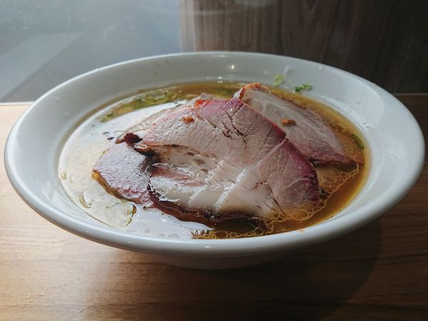 「守 細麺 醤油＋焼豚」@麺屋のスたの写真