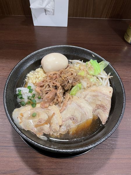 「特製ラーメン」@麺処 靖哲の写真