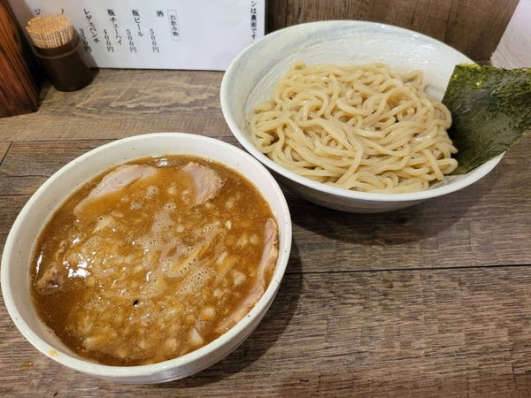 「チャーシーつけ麺　大盛　玉ねぎ増」@つけ麺 アメミ屋の写真