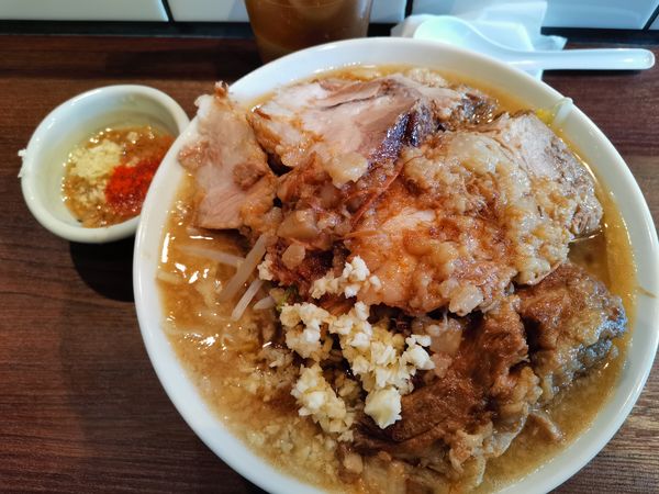 「ラーメン+豚マシ」@Life is Better...from Yume Wo Katareの写真