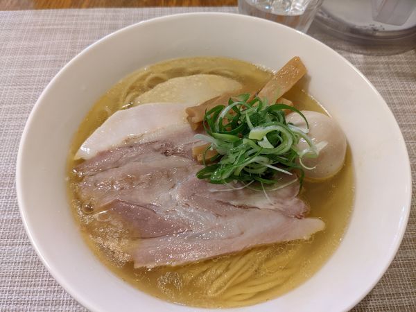 「特製塩らあめん」@らぁめん ご恩の写真