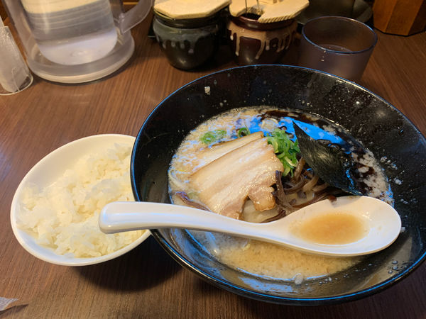 「こってりとんこつ870円ごはん無料」@麺場居酒屋 ラの壱 金山駅店の写真