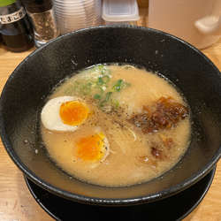 牛骨白湯ラーメン 玉子