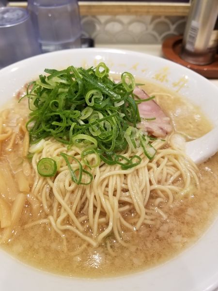 「醤油豚骨　ラーメン」@京都ラーメン森井 矢向店の写真
