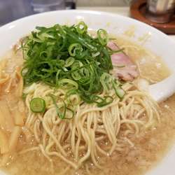 醤油豚骨　ラーメン