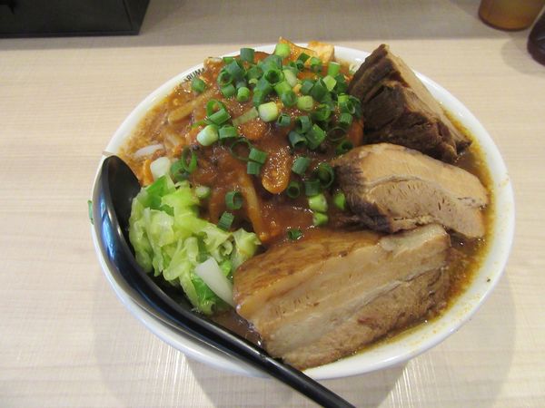 「豚辛らー麺（１１８０円）」@らー麺 だるまの写真