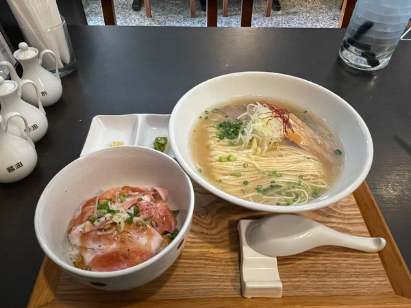 「豚骨清湯拉麺¥750」@豚骨清湯・自家製麺 かつらの写真