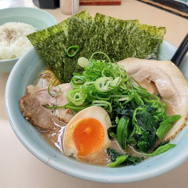 「○得ラーメン並､無料ライス」@横浜家系ラーメン田中の写真
