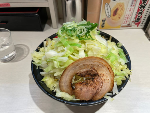 「野菜豪麺(並)辛味ネギ,野菜トッピング」@ゴル麺 横浜本店の写真