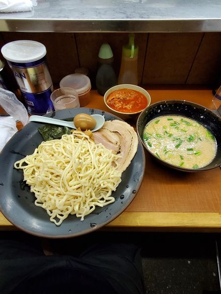 「つけ麺中　トッピングホルモン」@屋台ラーメンとんこつ貴生 稔台店の写真