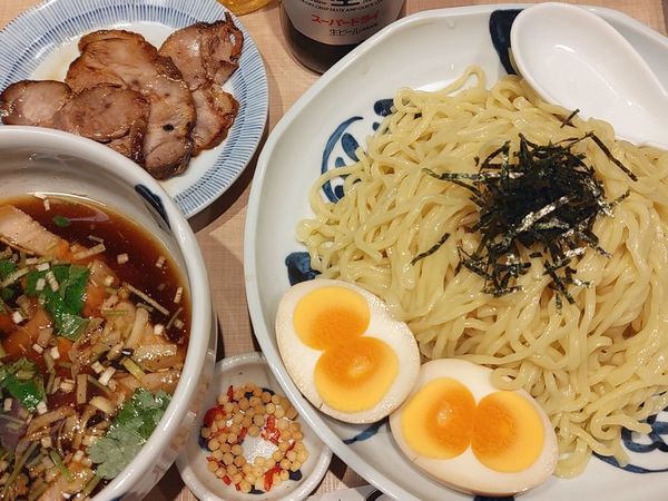 「ちゃーしゅう付ざるらーめん（中盛）＋ふたごの味付け玉子」@与ろゐ屋の写真
