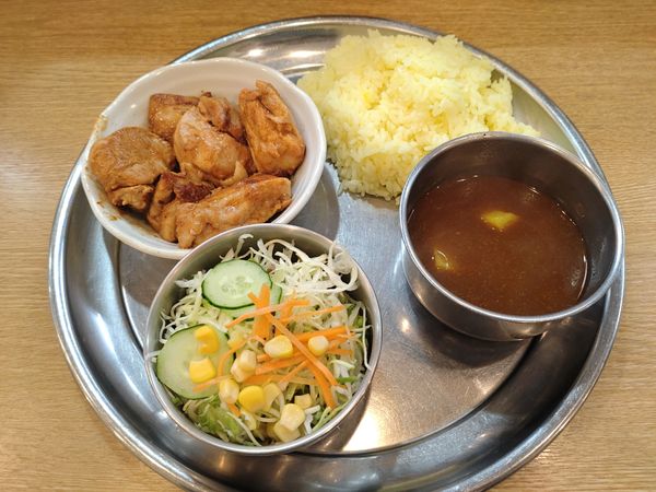 「（今月のランチメニュー）チキンムガール　１０００円」@カレーの店 ガン爺の写真