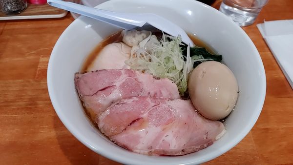 「特製貝出汁中華醤油1000円+和え玉150円」@中華そば 芳の写真