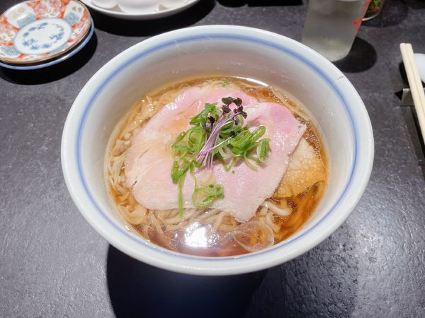 「醤油ラーメン」@駄目な隣人 新宿店の写真