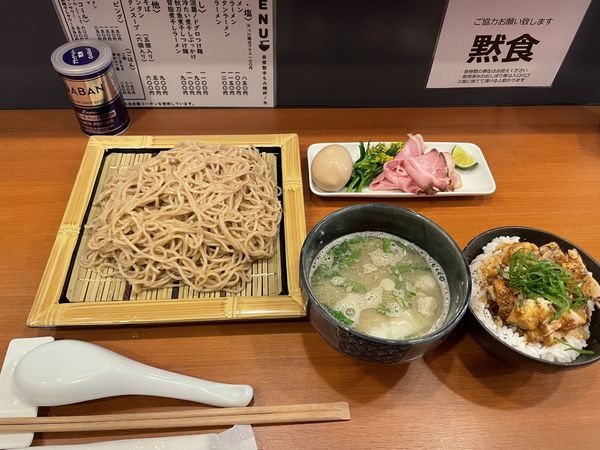 「淡麗ノドグロつけ麺」@自家製手もみ麺 鈴ノ木の写真