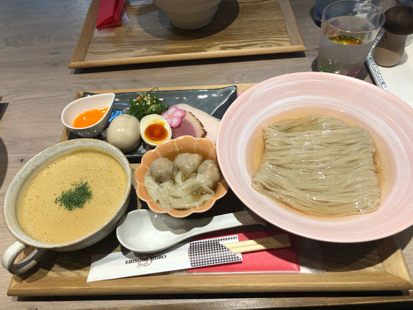 「トマト昆布水と白湯の海老つけそば＋味玉+わんたん」@えびそば 緋彩の写真