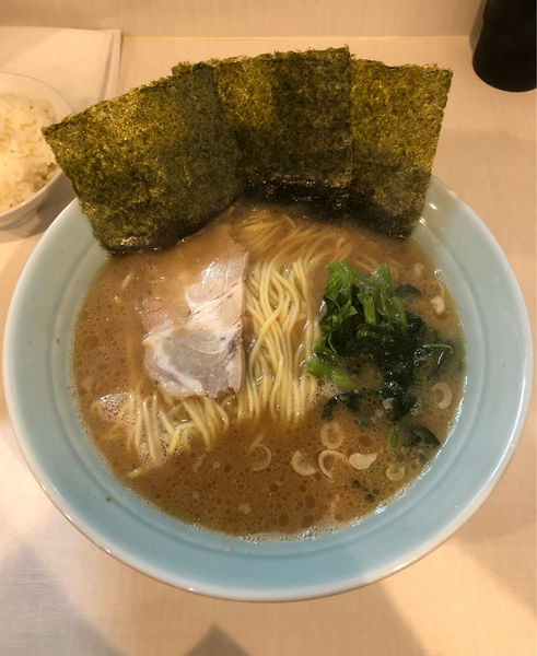 「ラーメン細麺中盛ライス(800)」@横浜家系ラーメン 府中家の写真