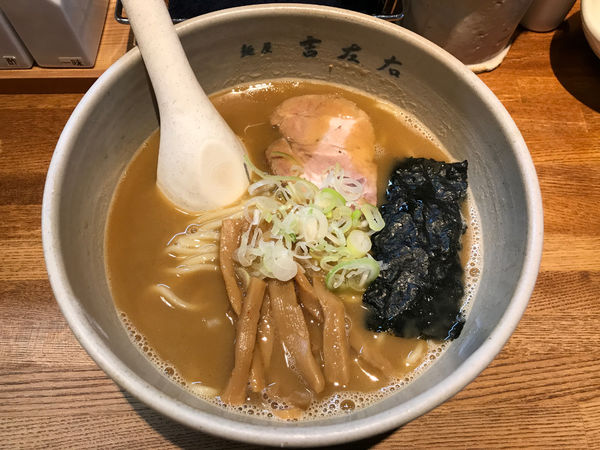 「らーめん　820円」@麺屋吉左右の写真