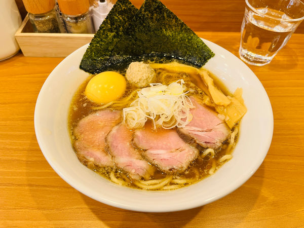 「全部のせ醤油らーめん」@しののめヌードルの写真