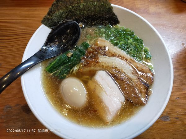 「特製香味鶏だし醤油らーめん　1,050円」@三代目麺処 「まるは」極 船橋店の写真