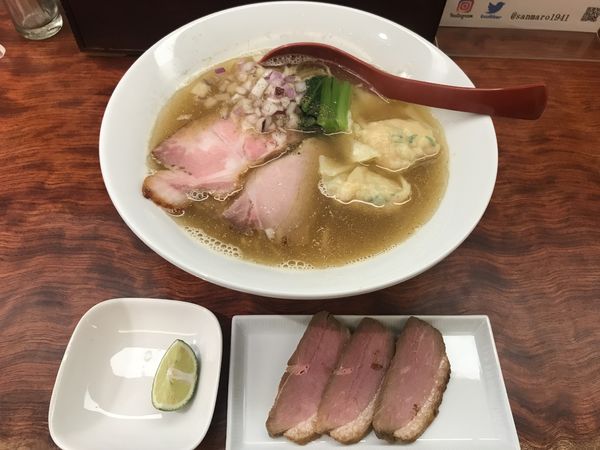 「期間限定 淡麗 煮干しそば 海老ワンタン麺 ¥900」@三馬路 東京店の写真