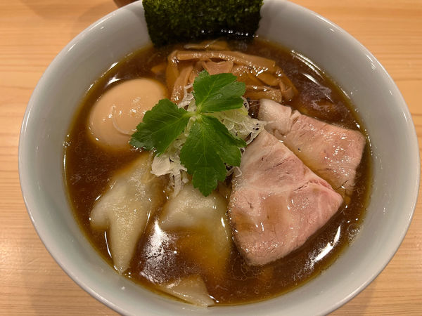 「特製中華そば」@自家製麺 ロビンソンの写真