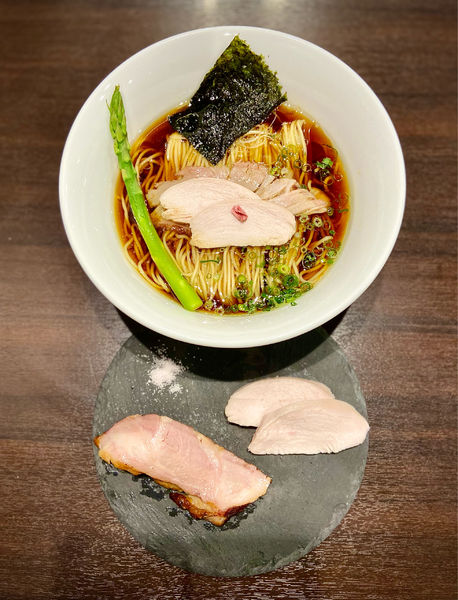 「鶏淡麗醤油らぁ麺」@らぁ麺 鬼滅の桜の写真