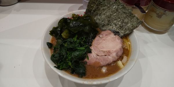 「らーめん穂先ワカメ」@ラーメン 三浦家の写真